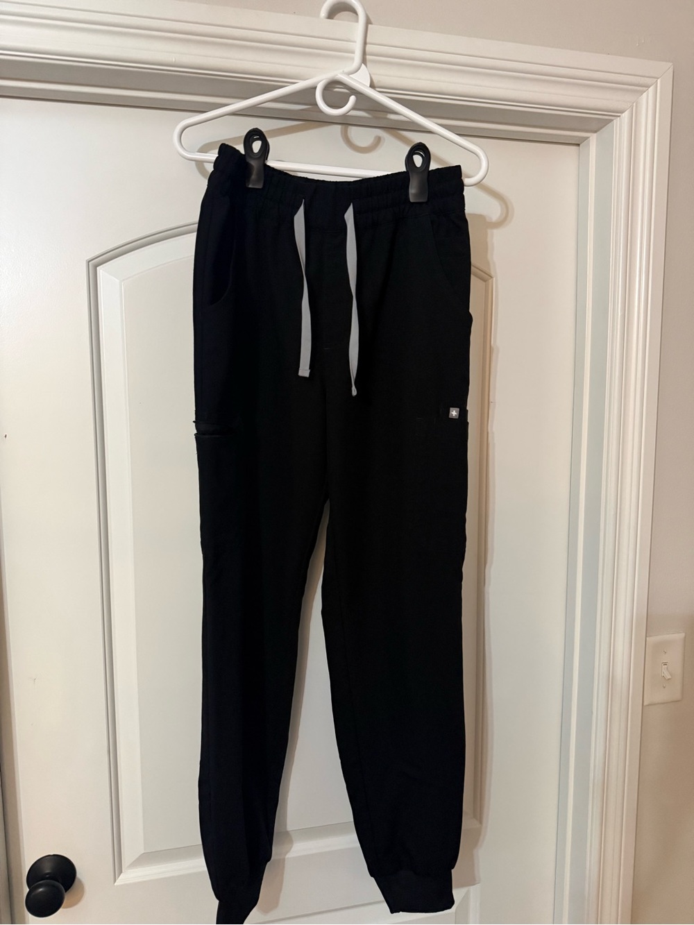 FIGS black jogger scrub pants